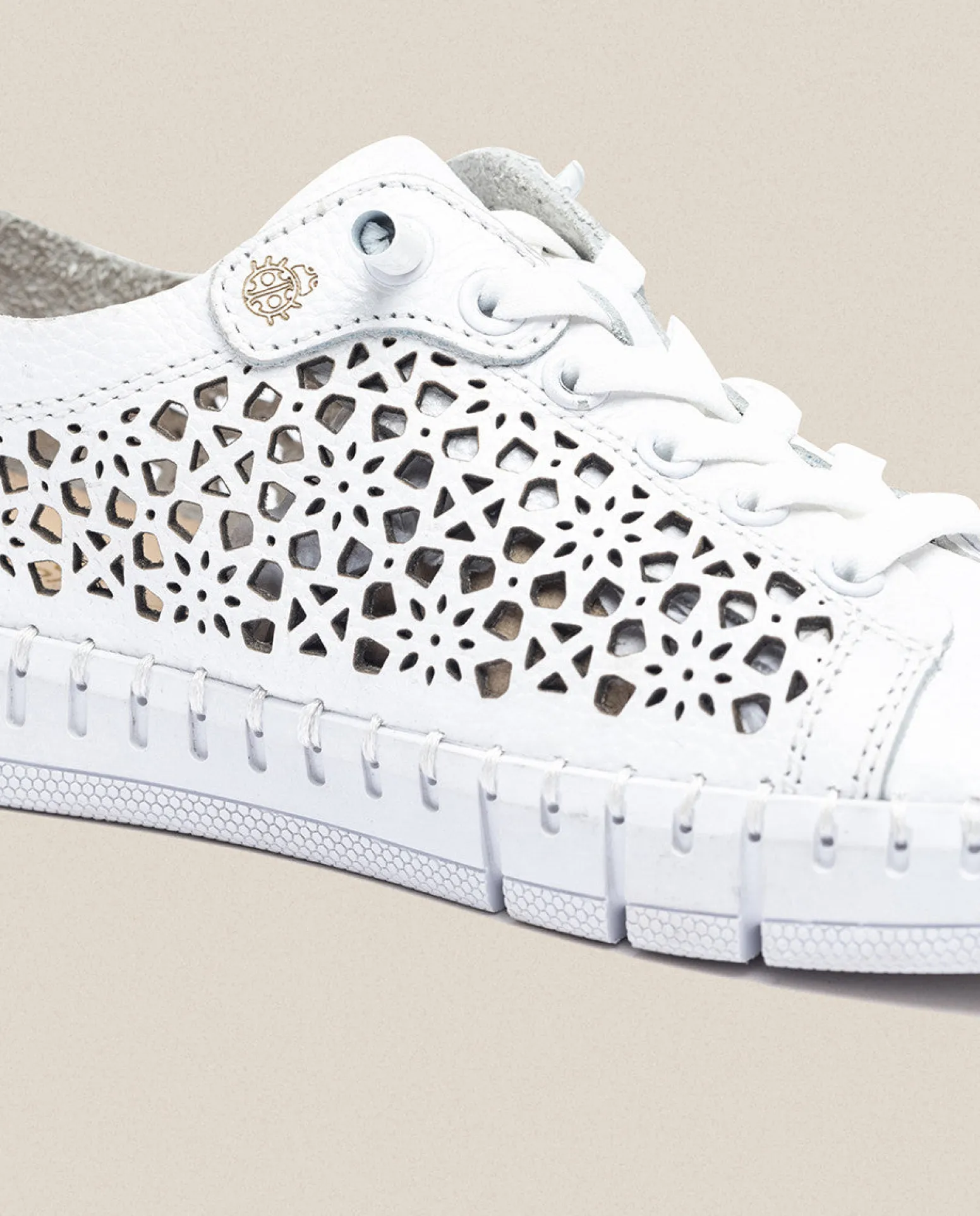 Flat Shoe FLOW-002 White