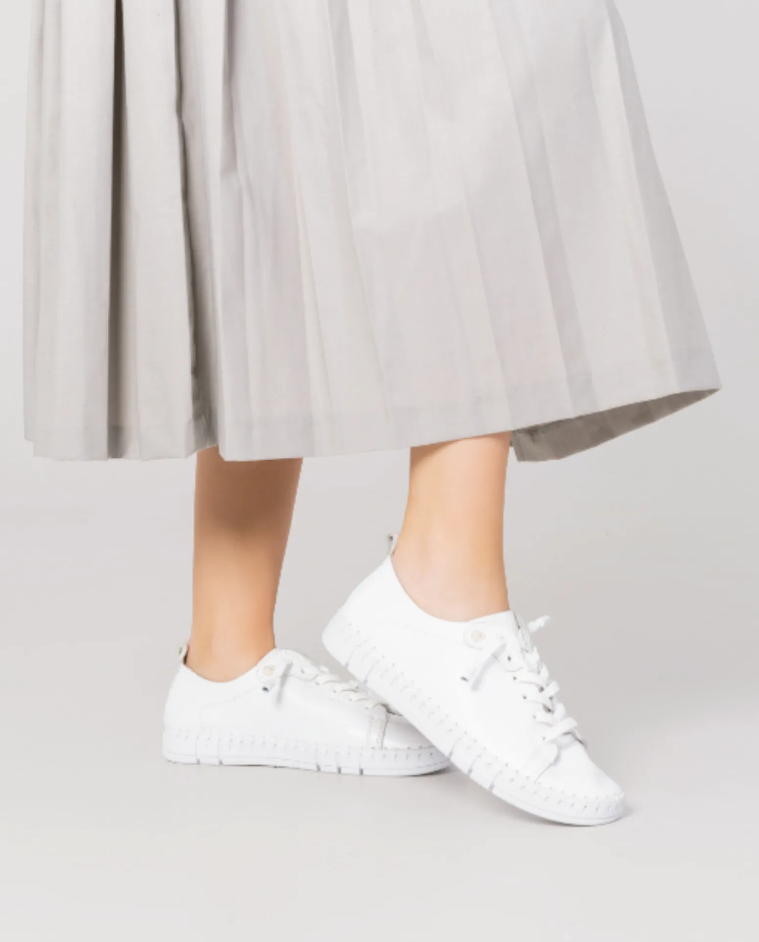 Flat Shoe FLOW-004 White