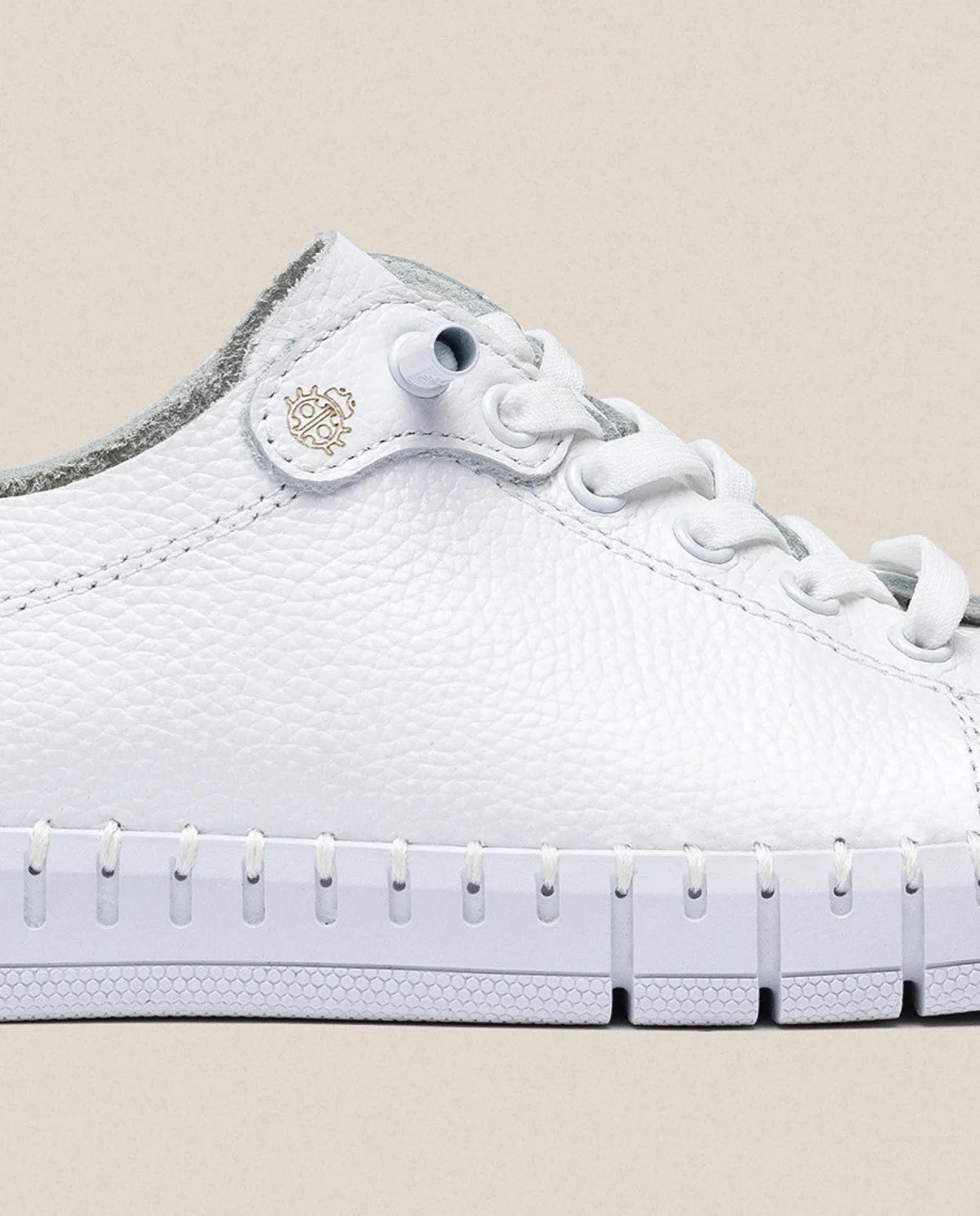 Flat Shoe FLOW-004 White