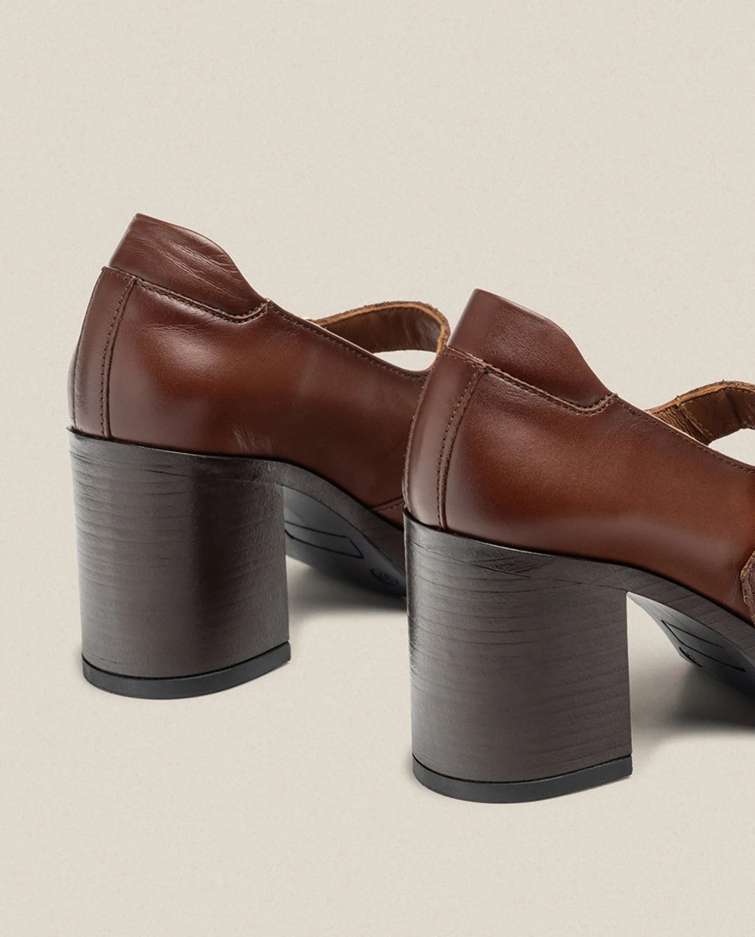 Heeled Shoe KOLIN-010 Brown