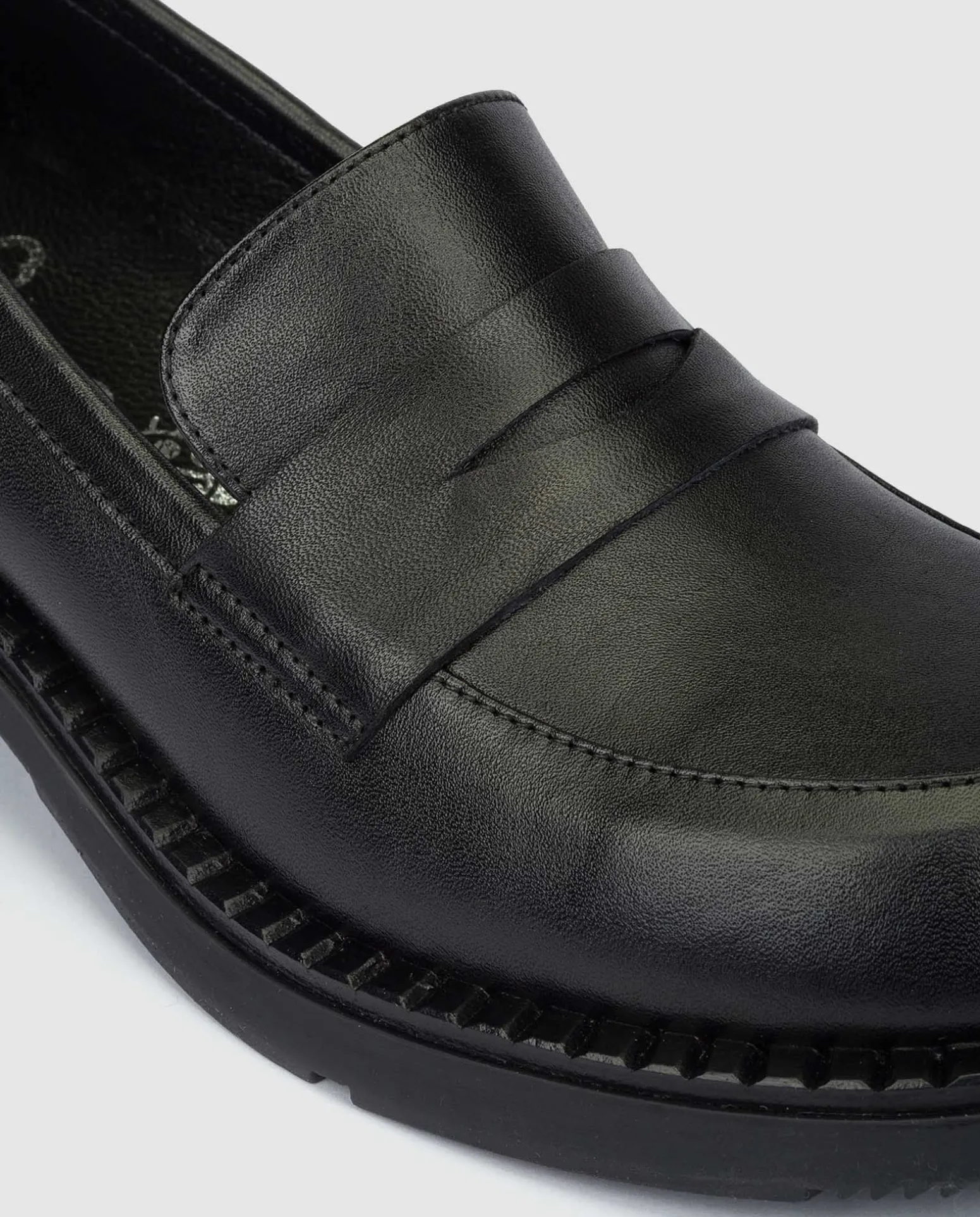 Heeled Shoe Yumara 001 Black