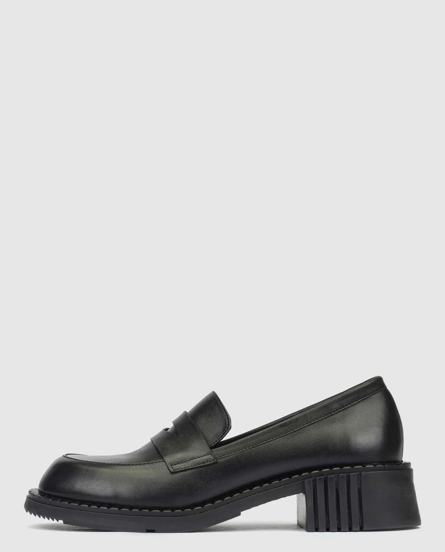 Heeled Shoe Yumara 001 Black